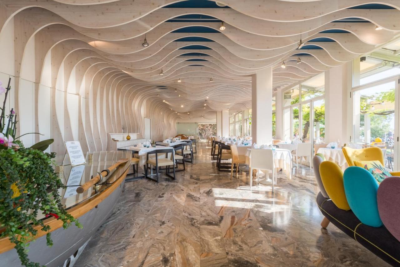 Hotel Baia Azzurra - Lake Front Torbole Sul Garda Zewnętrze zdjęcie