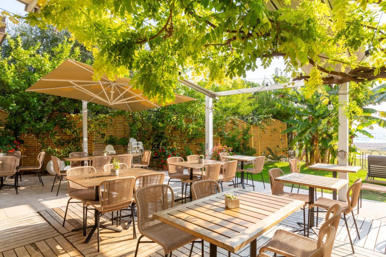 Hotel Baia Azzurra - Lake Front Torbole Sul Garda Zewnętrze zdjęcie