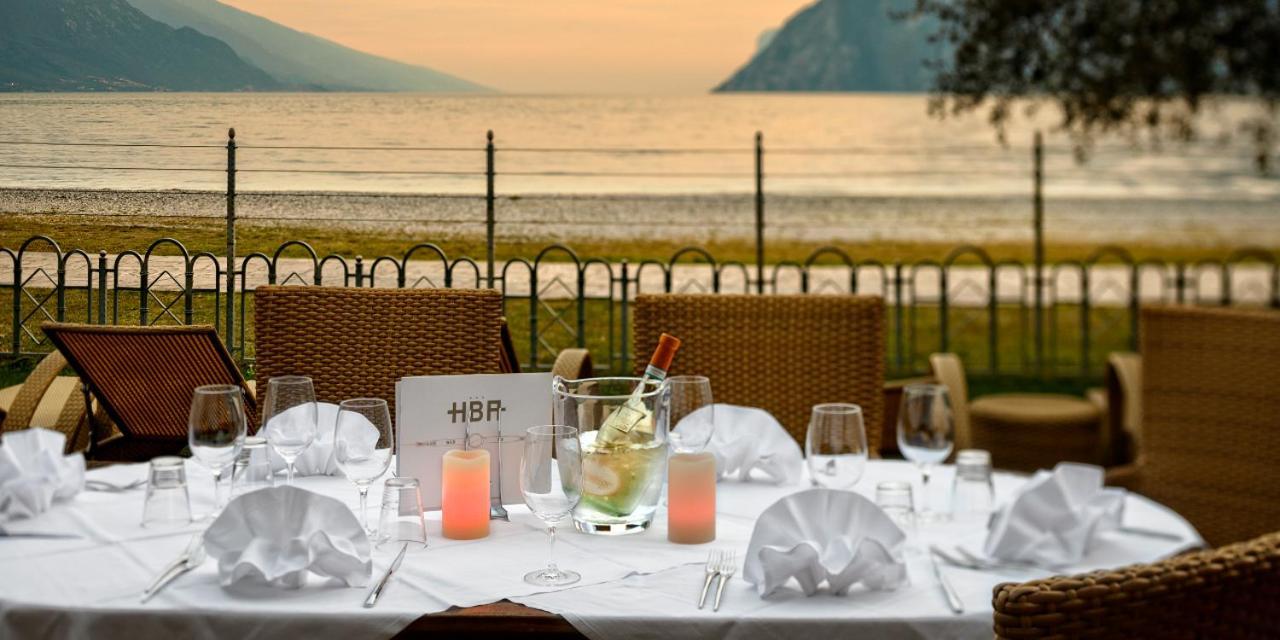 Hotel Baia Azzurra - Lake Front Torbole Sul Garda Zewnętrze zdjęcie