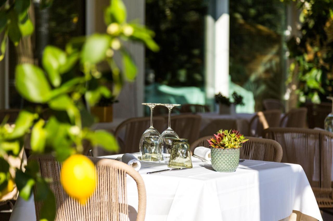 Hotel Baia Azzurra - Lake Front Torbole Sul Garda Zewnętrze zdjęcie