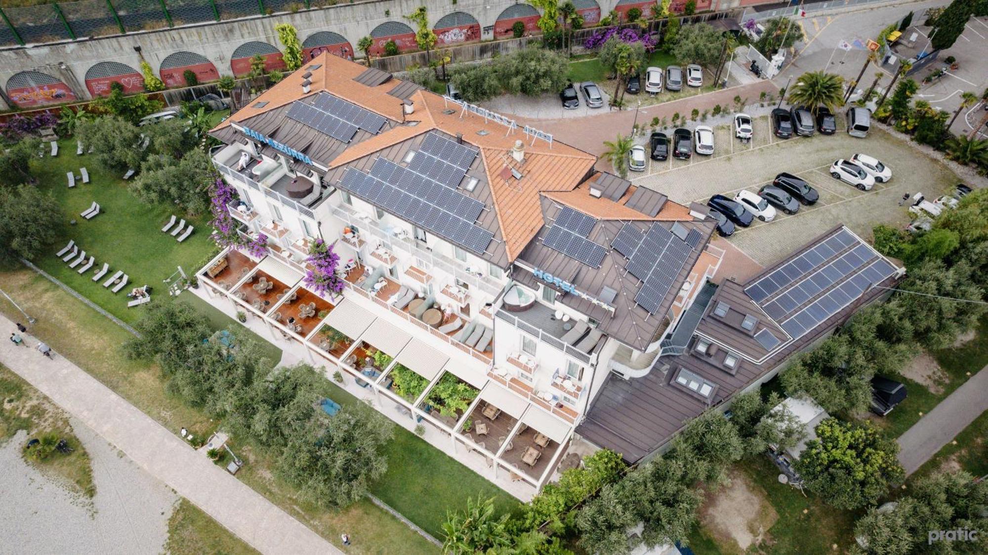 Hotel Baia Azzurra - Lake Front Torbole Sul Garda Zewnętrze zdjęcie
