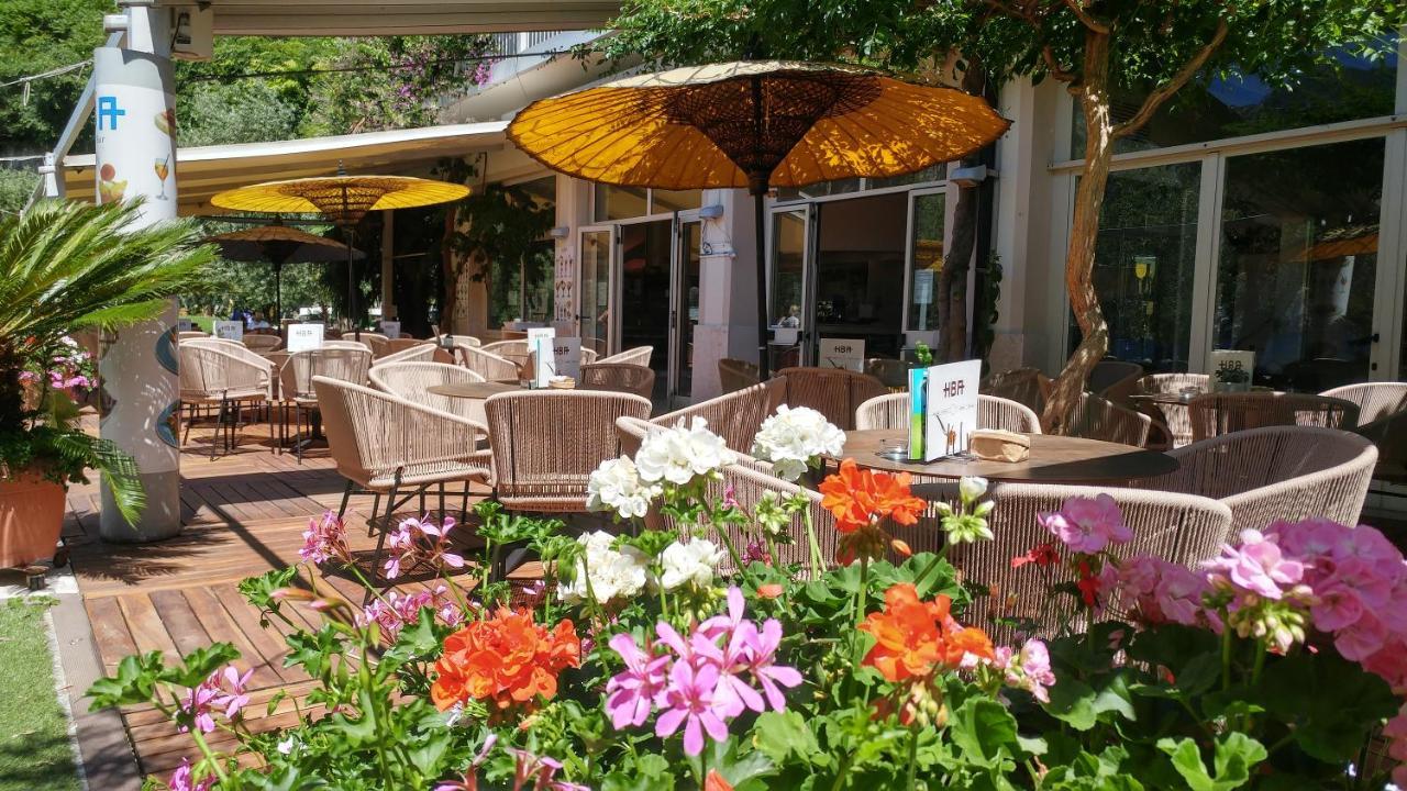 Hotel Baia Azzurra - Lake Front Torbole Sul Garda Zewnętrze zdjęcie